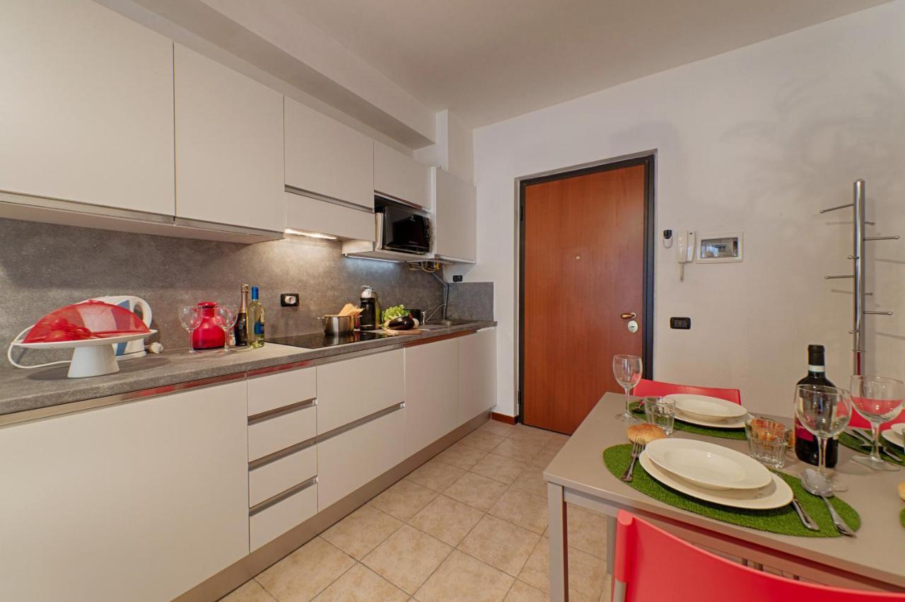 Modern Lakefront 2-Bedroom Apartment Acquaseria Extérieur photo